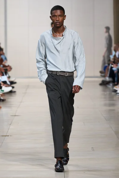 Look 49